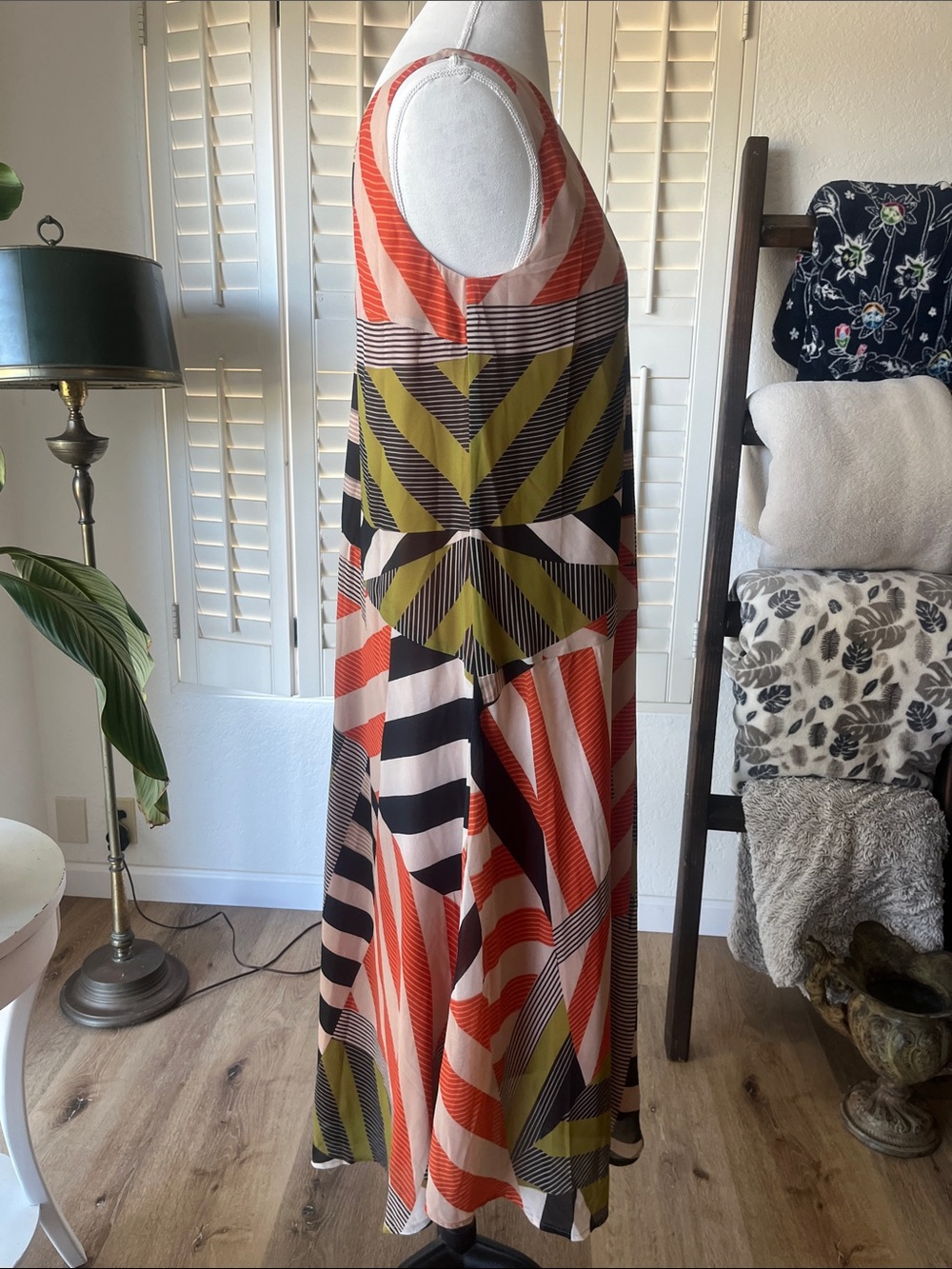 ✨ NWT Colorful Abstract Print Midi Dress | Size Small ✨ - Picture 10 of 13